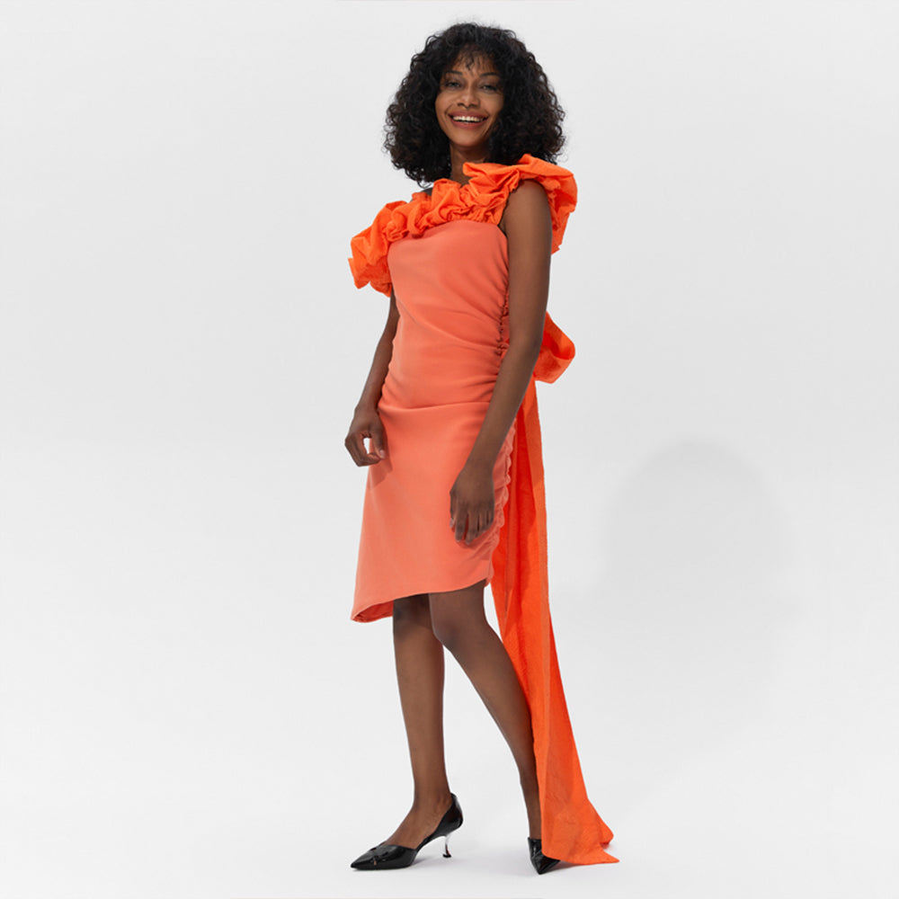 Robe club orange à une épaule pour femmes avec manches bouffantes